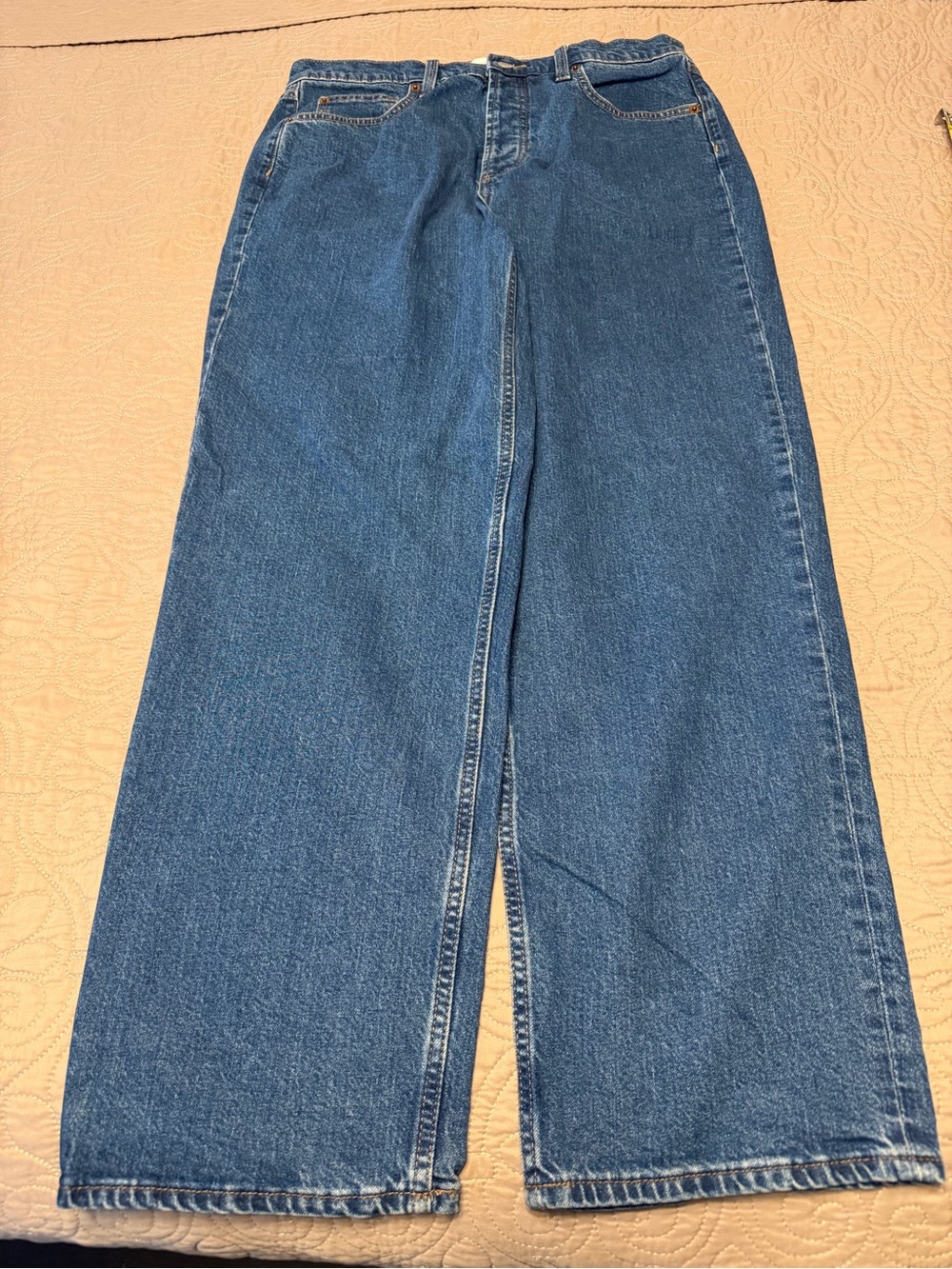 Universal Thread Women's Wide-Leg High-Rise Jeans in Classic Blue Denim 1023